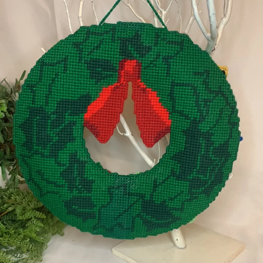 Super cute Vintage Bucilla 16 ornament pre-made plastic canvas Christmas wreath